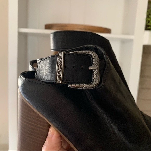 Dolce Vita Black Faux Leather Almond Toe Block Heel Ankle Buckle Mules - Picture 3 of 10